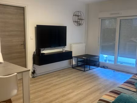 t2 meublé 53 m² – balcon et parking – saint-priest