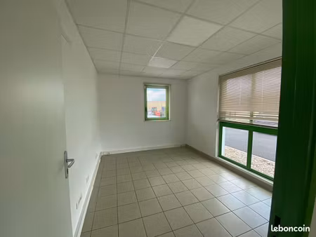 local 268 m² la chapelle heulin