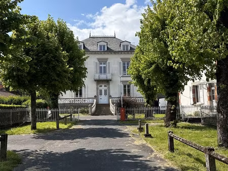 t2 de standing meublé 45m² avec terrasse – proche hôpital