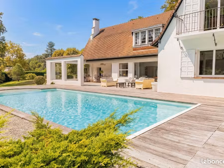 maison 9 pièces 350 m²