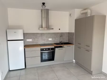 appartement f2 38m2 avec loggia et place de parking