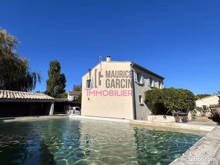 villa 5 pièces 178 m²
