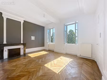 plateau à aménager de 56 m2 avec vue saône - macon centre
