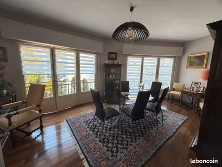 bordeaux caudéran – rare à 200m du parc bordelais  t3 traversant de 81 m² au dernier étage