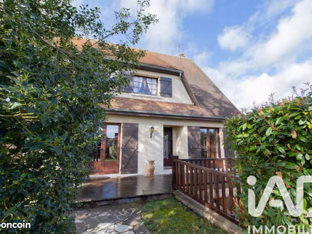 maison 9 pièces 208 m²