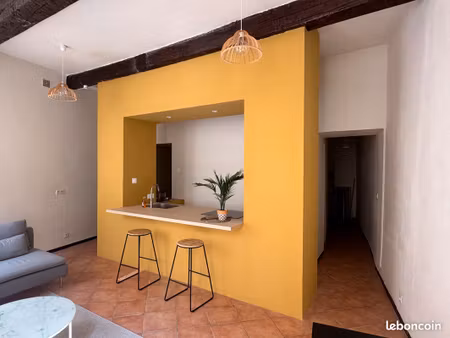 à louer – t2 meublé rénové – 49 m² – balcon – centre-ville de nîmes