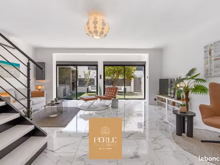 villa 6 pièces 150 m²