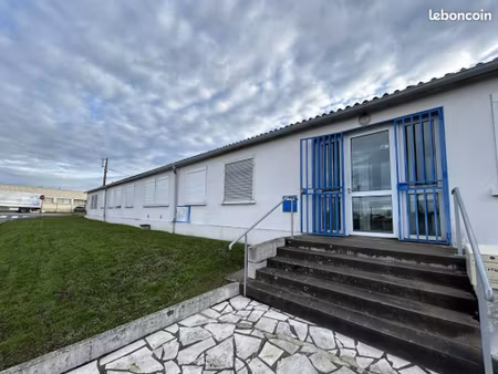 local bureaux 496 m²