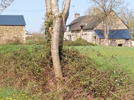 charmante fermette de 140m² eau edf et tae en place sur 4000m²  puits