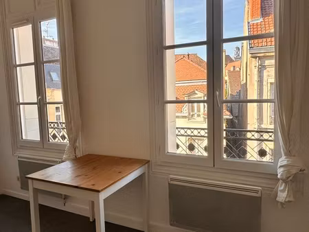 t1 35 m2 centre ville. pasteur