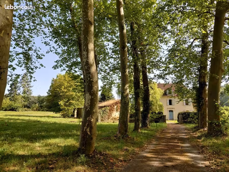 maison 7 pièces 335 m²