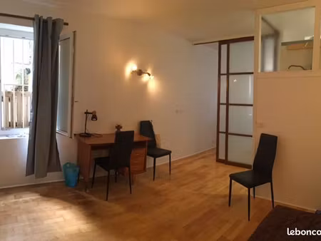 studio meublé 28m² calme rénové 5min à pied centre ville nimes quartier lampèze