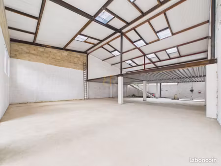 entrepôt 370 m² montreuil