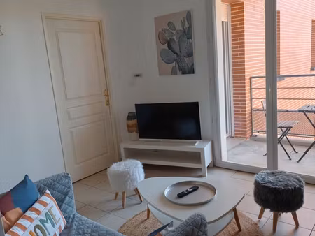a louer t2 meublé 38m2 avec balcon et box stationnement à olivet