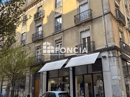 grenoble hyper-centre - appartement t3 93 60 m²