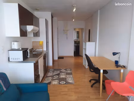 studio meublé de 25 m² au 110 cours tolstoï 69100 villeurbanne