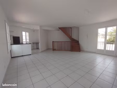 appartement 2 pièces 74 m²