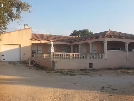 villa 130 m2 3chambres garage 72 m3 quartier très calme gros potentiel