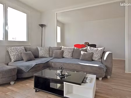 loue t3 69 m² /parking privé /cave 720 charges comprises ( chauffage et eau)