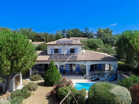 villa 4 pièces 102 m²
