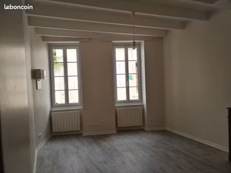 bel appartement à pont l'abbé d'arnoult