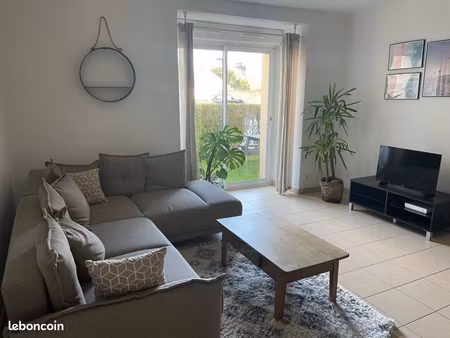 location appartement 50m2 + 30m2 jardin + place de parking sécurisée