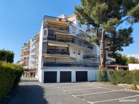 appartement à royan dans résidence recherchée aperçu mer au 6ième dernier étage avec terra