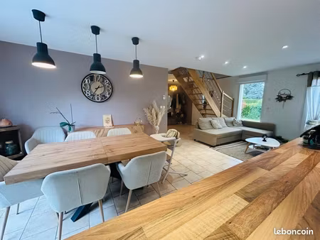 maison familiale 135 m² – 4 chambres – garage – terrain 822 m²