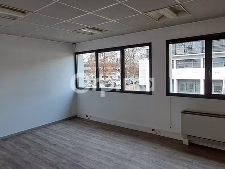 bureau 27 m²