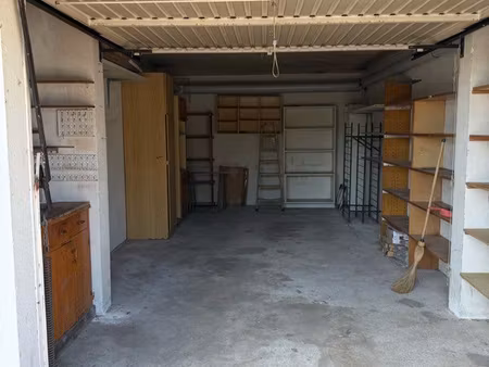 garage à louer faron