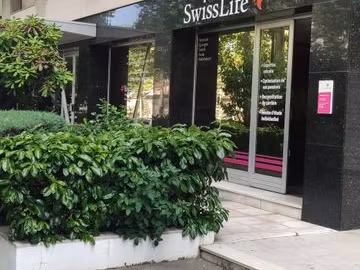 location local commercial
