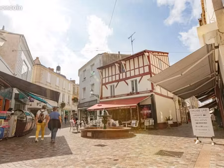 local commercial rue piétonne