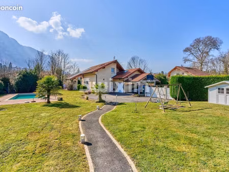 maison 7 pièces 200 m²