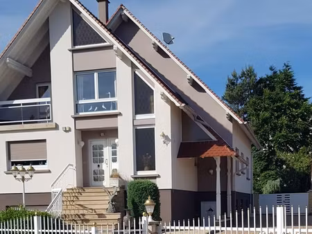 spacieux appartement f4 semi meublé à l'étage d'une maison - lumineux et calme