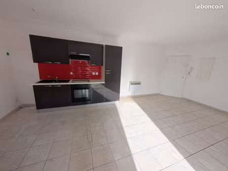appartement 75m2 parking terrasse