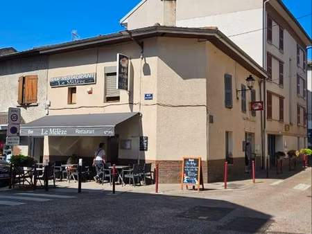 bar restaurant