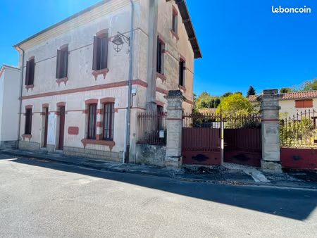 maison de caractère de 135m² avec 4 chambres  dépendances et terrain