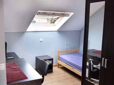 chambre meublée