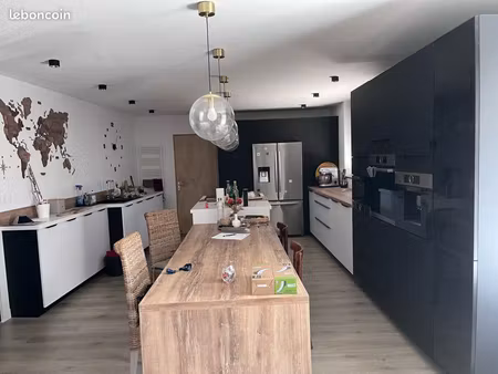 grande maison à louer