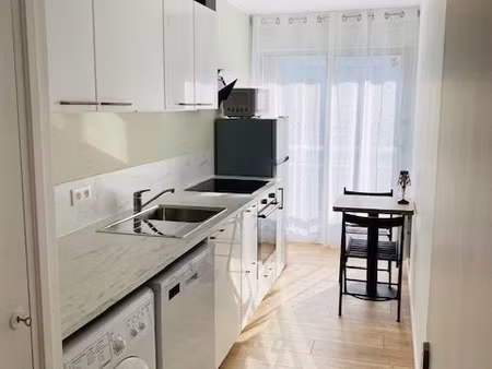 t3 meublé avec grand balcon - quai du wault