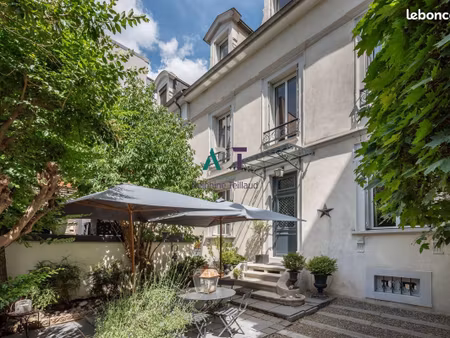 maison 7 pièces 210 m²