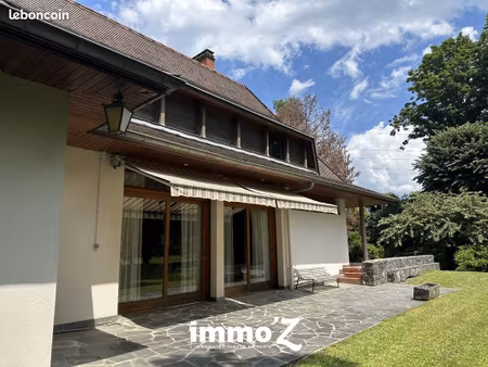 maison 10 pièces 365 m²