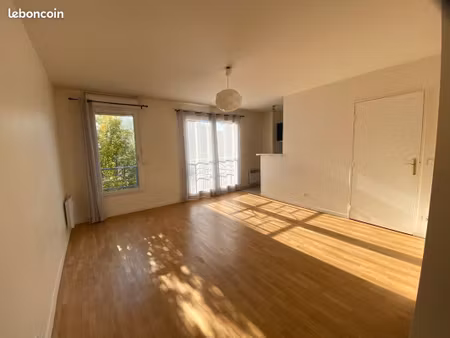location studio clamart 28 m2 proche mairie