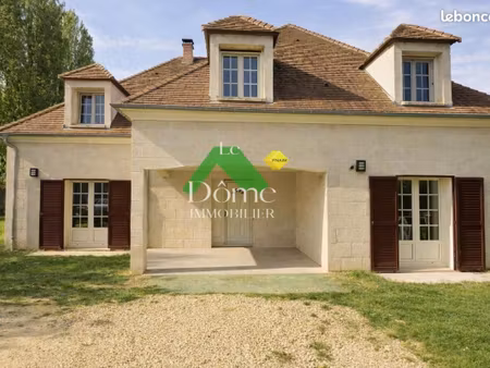 bâtiment 301 m²
