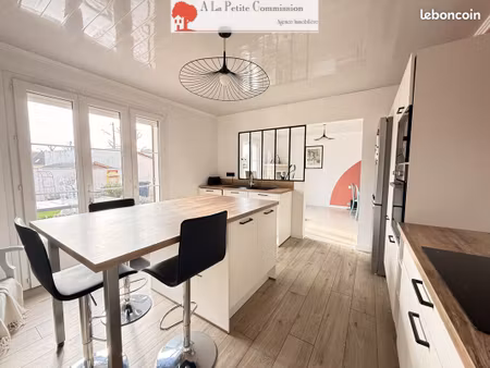 maison 8 pièces 220 m²