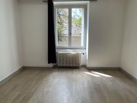 appartement f3 rez-de-chaussée