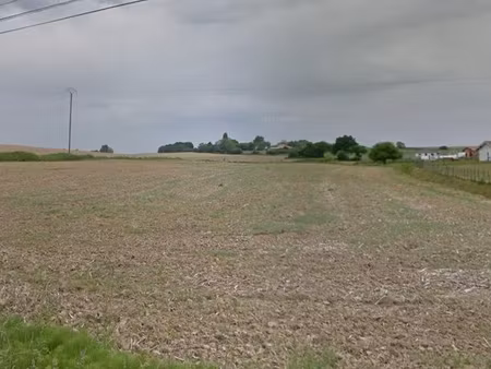 terrain 680 m² arancou