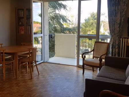 coup de cœur à compiègne - 4 pièces  3 chambres  grand balcon et garage
