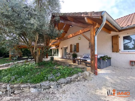 propriété 6 pièces 200 m²