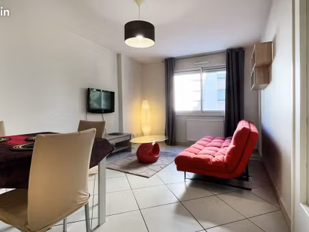 appartement lumineux et spacieux  54 m2 monplaisir